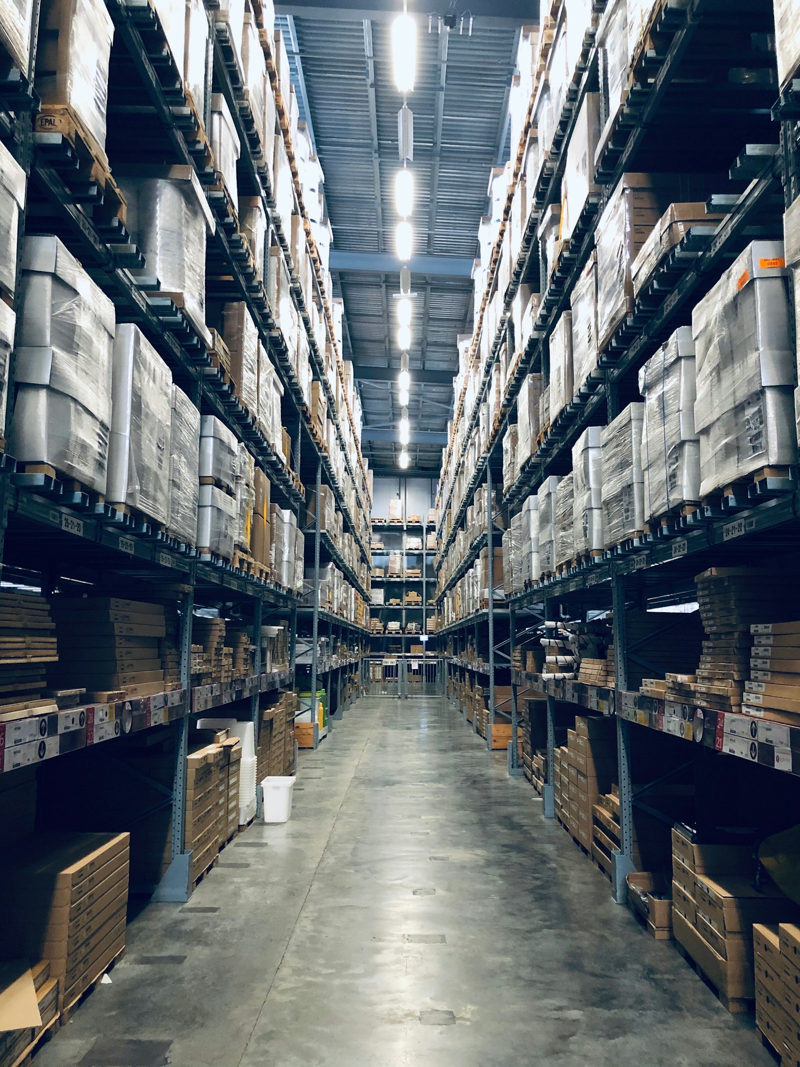 Depolama ve antrepo tesisinde ağırlık bazlı stok doğrulama ve tartım